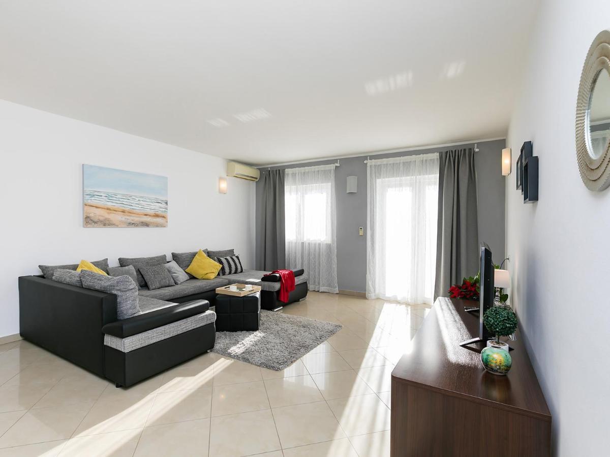 פורץ Holiday Appartment Tessa מראה חיצוני תמונה