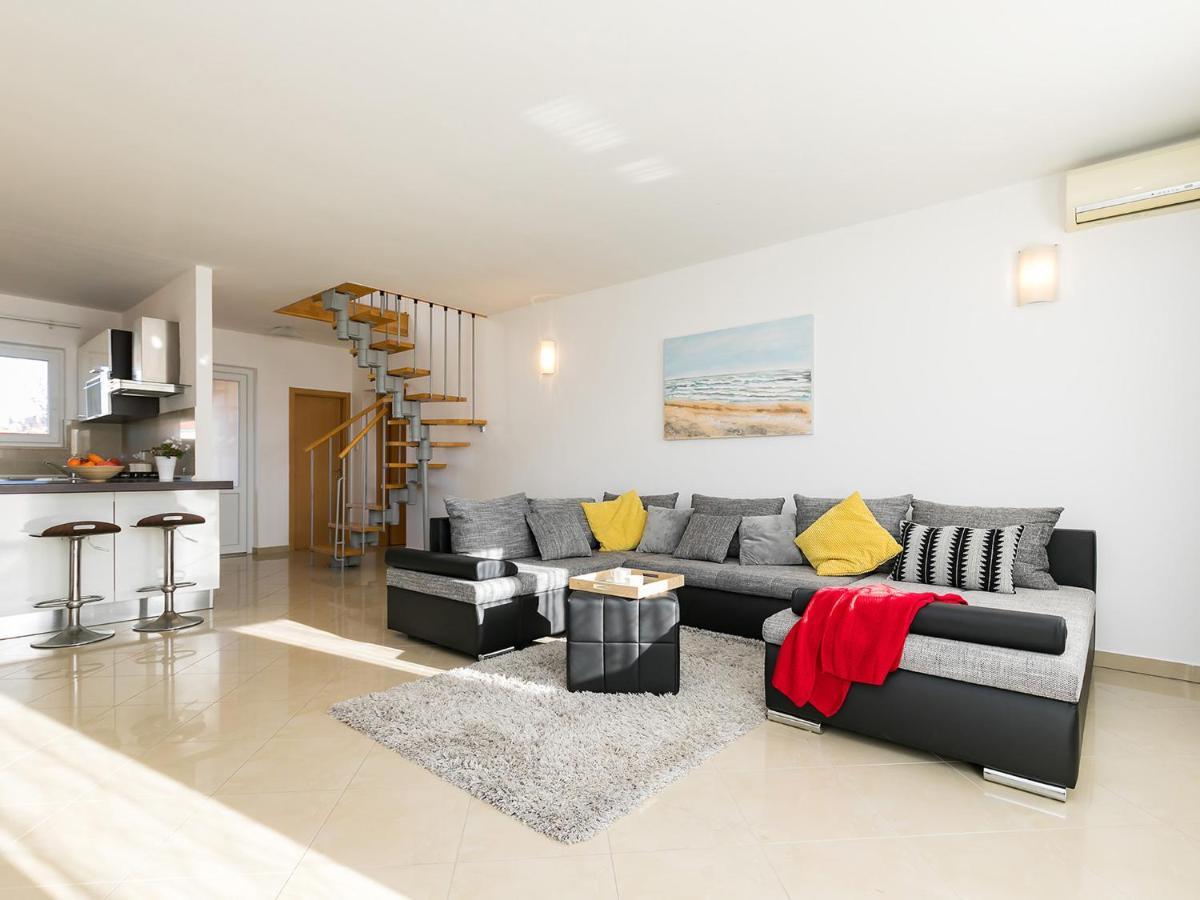 פורץ Holiday Appartment Tessa מראה חיצוני תמונה
